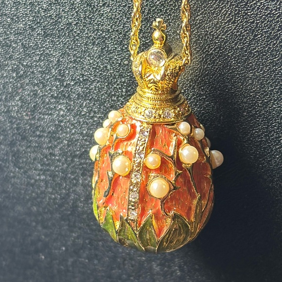 JOAN RIVERS Jumbo Charm Necklace 30” - Picture 2 of 4